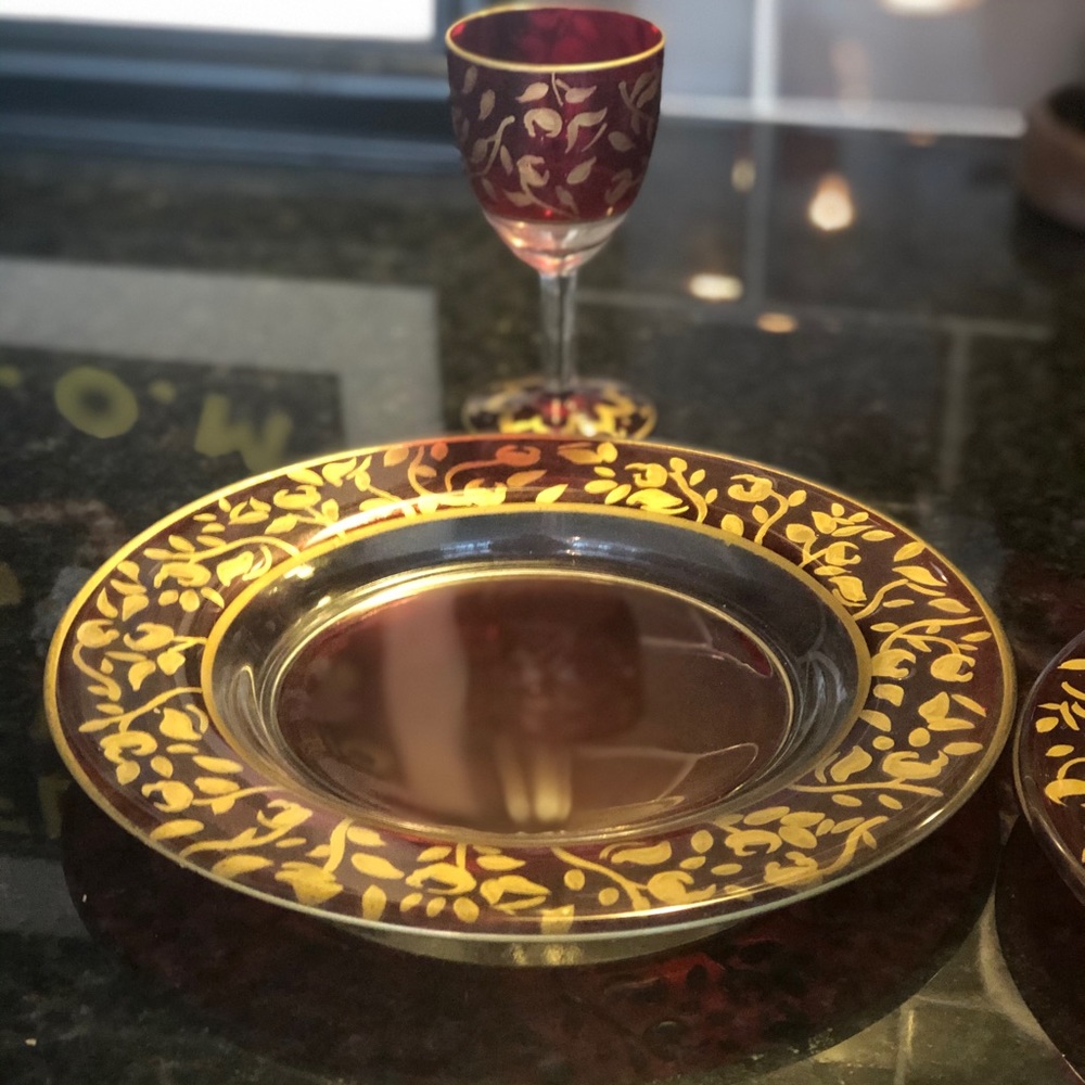 8 cordial glasses and dessert plates